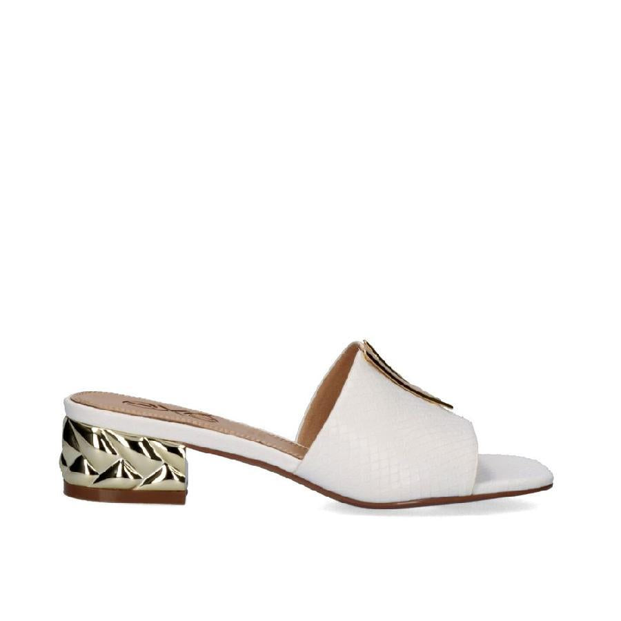 D-KATY 811 - WHITE