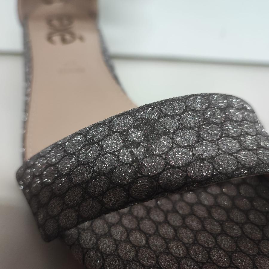 D-KATY 011 - GOLD