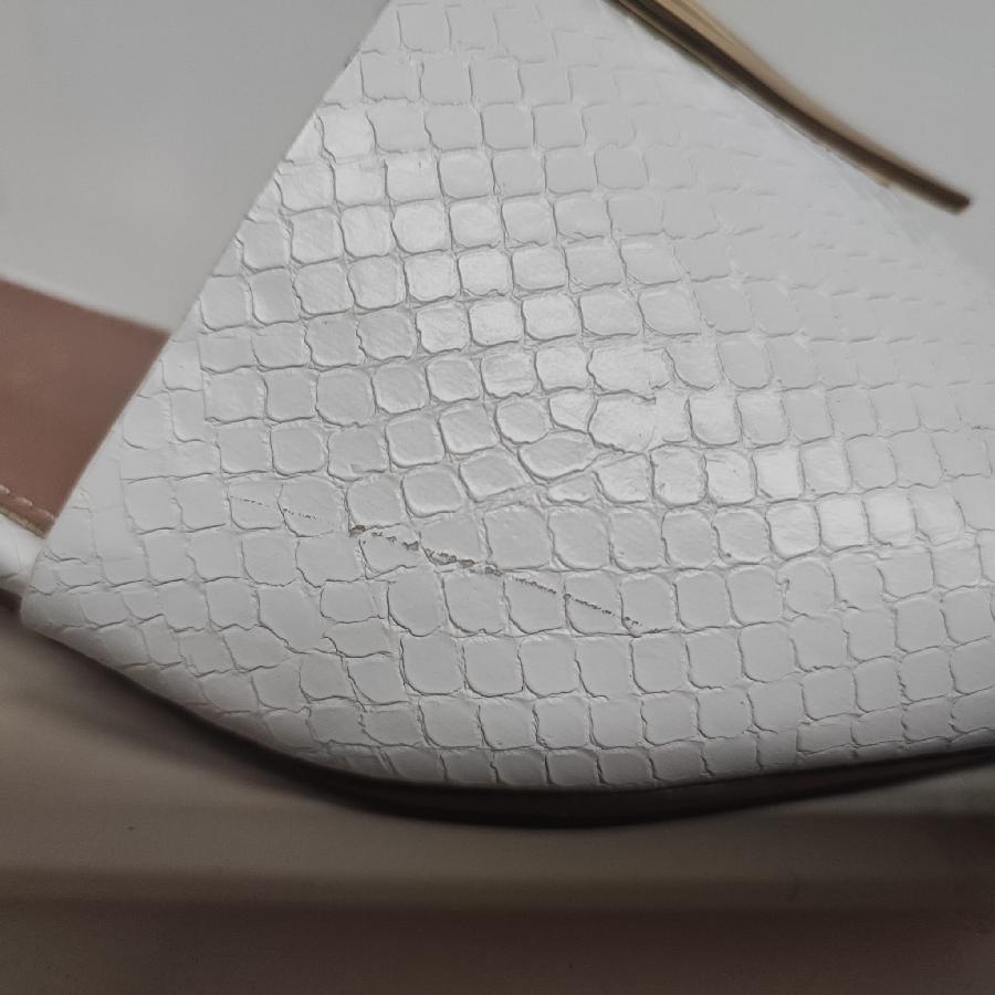 D-KATY 811 - WHITE